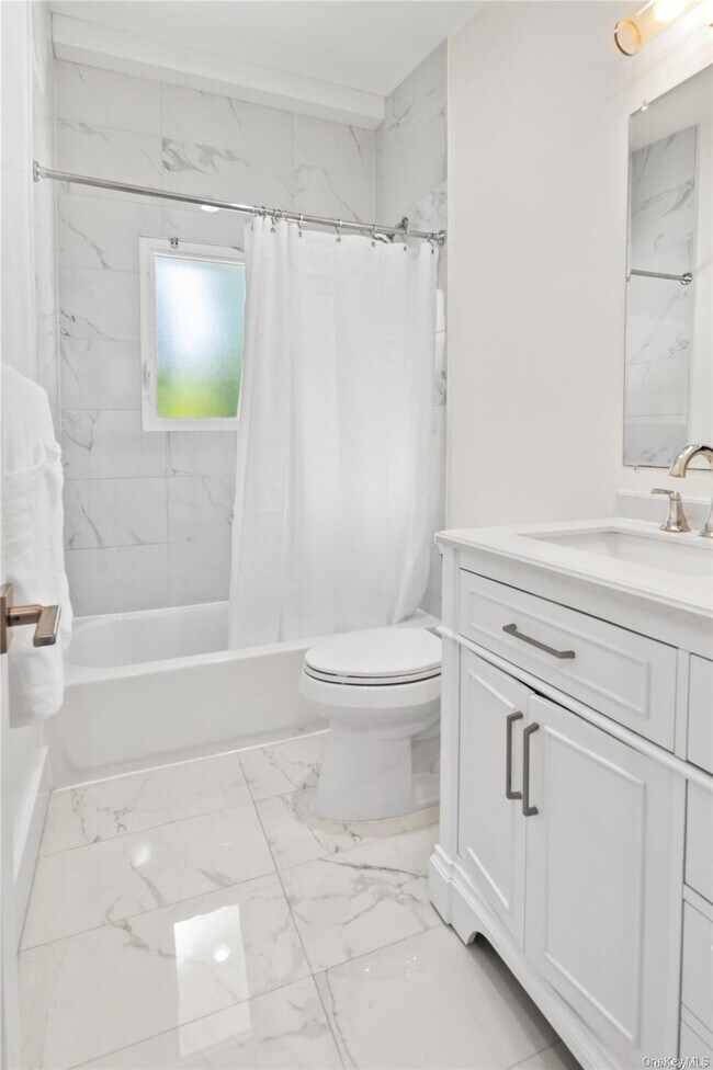 Building Photo - 25 Peters Ln