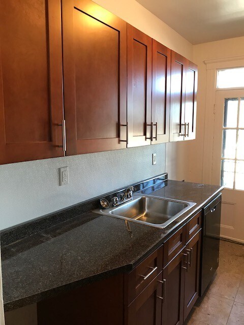 Building Photo - 122 Washington St