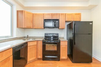 Building Photo - 1612 N Sydenham St