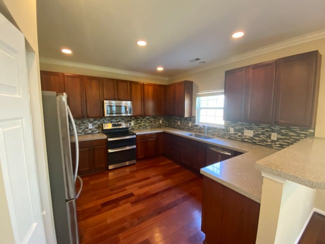 Building Photo - 105 Saltybrook Ln