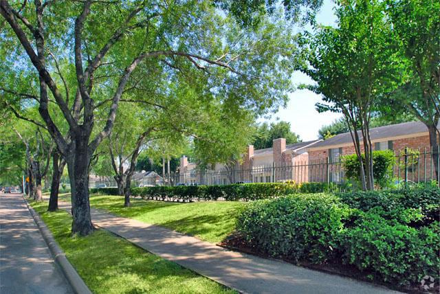 Building Photo - 8950 Glencrest