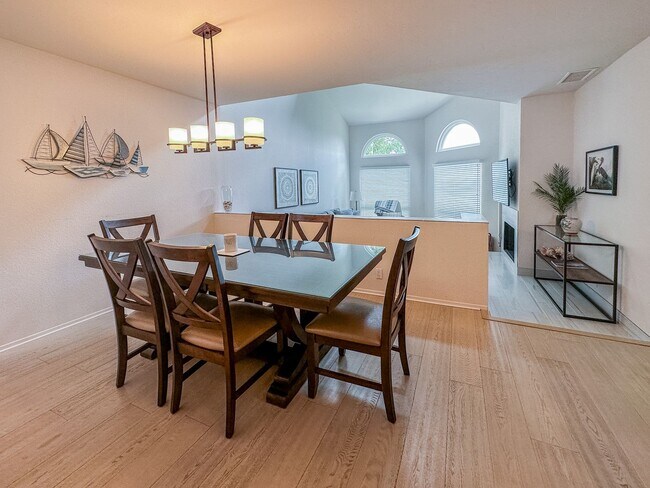 Building Photo - Tierrasanta Furnished Short-Term Rental