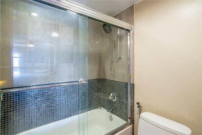 Building Photo - 3675 N Country Club Dr