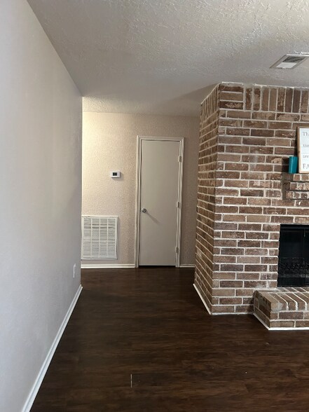 Building Photo - 5414 Fawn Trail Ln