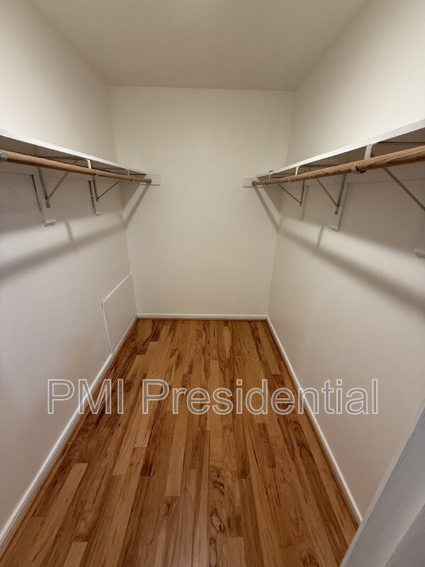 Building Photo - 15900 Beach Rd