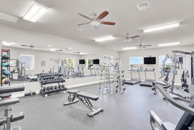 Building Photo - 2005 Foxtail View Ct