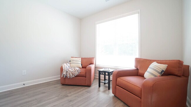 Building Photo - 329 Sparrow Rdg Dr