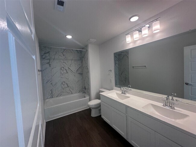 Building Photo - 32511 Midsummer Dr