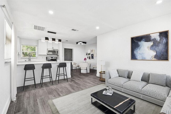 Building Photo - 4853 Lanette St