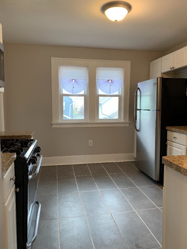 Building Photo - 366 Inglewood Dr