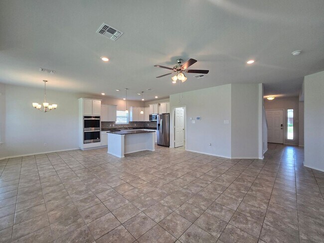 Building Photo - PRICE REDUCTION - AVAILABLE NOW!