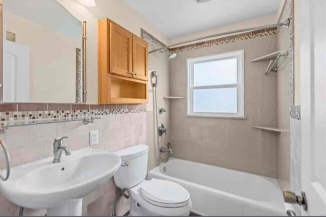Building Photo - 10110 Dandridge Dr