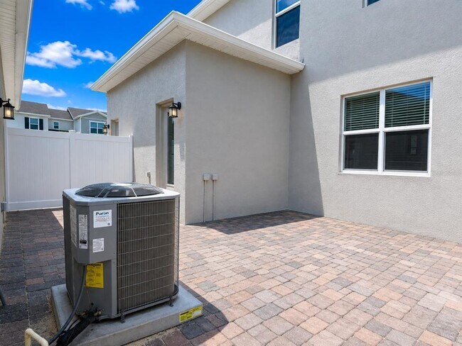 Building Photo - 2168 Rider Rain Ln