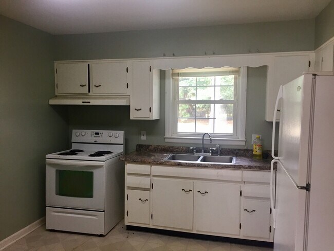 Building Photo - 5321 Ridgewood Heights Dr