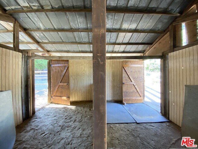 Building Photo - 1343 Rancho Ln