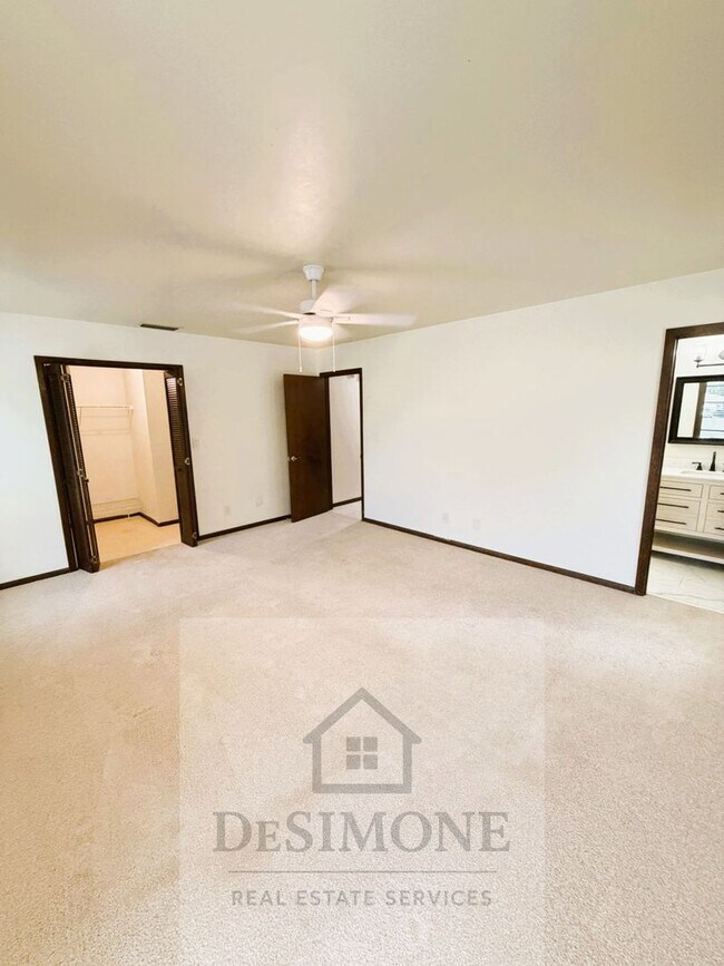 Building Photo - 4530 SW 46th St