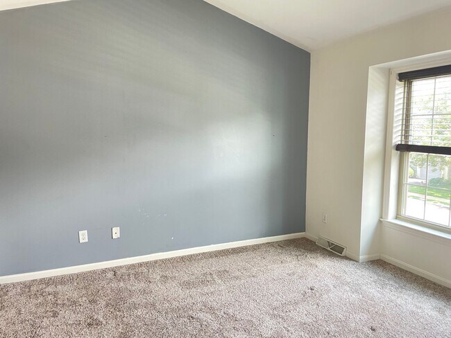 Building Photo - Beautiful Luxury Townhome in Lancaster