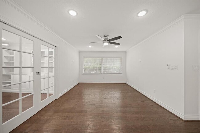 Building Photo - 4427 Sarong Dr