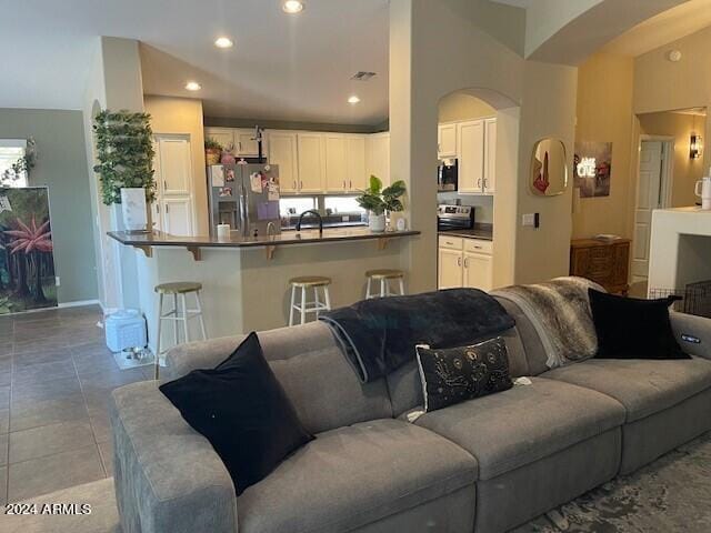 Building Photo - 722 W Canary Way