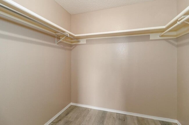 Building Photo - 2807 Montgomery Dr