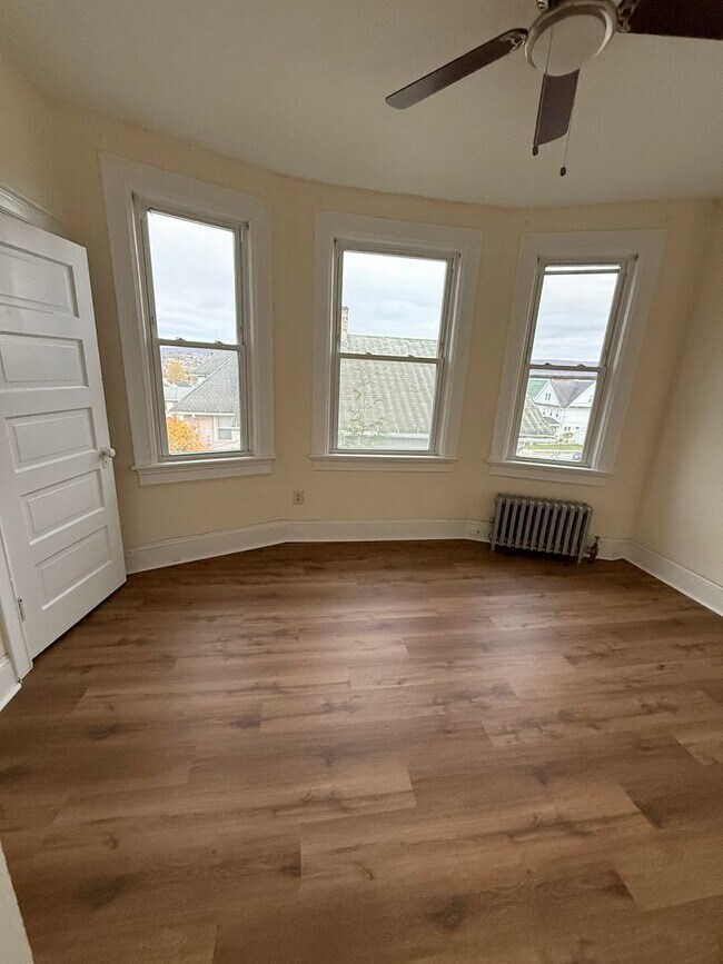 Building Photo - 1314-1316 Schlager St