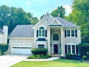 Building Photo - 1985 Peachbluff Dr