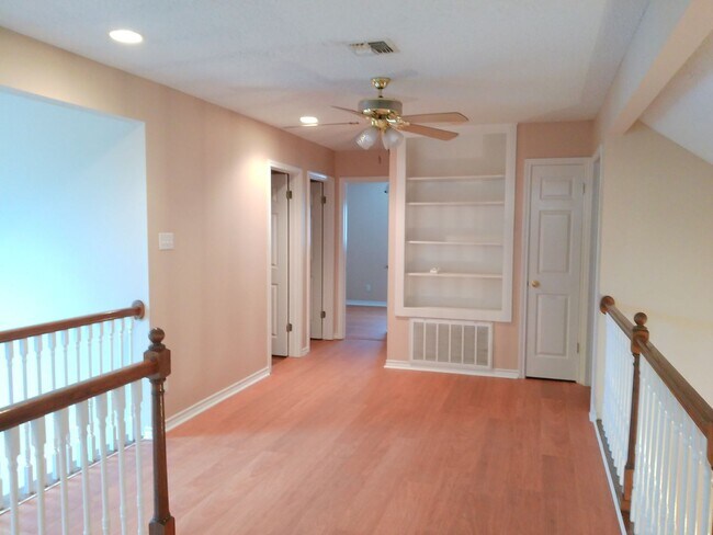 Building Photo - 6413 Marans St