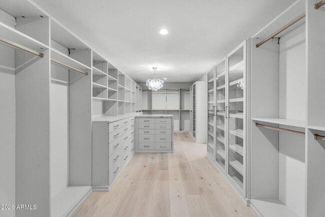 Building Photo - 6975 North 39th Pl