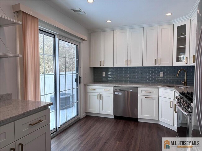 Building Photo - 12 Covington Ct