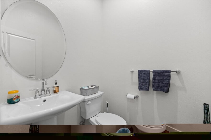 Building Photo - 815 Gilsum Ct