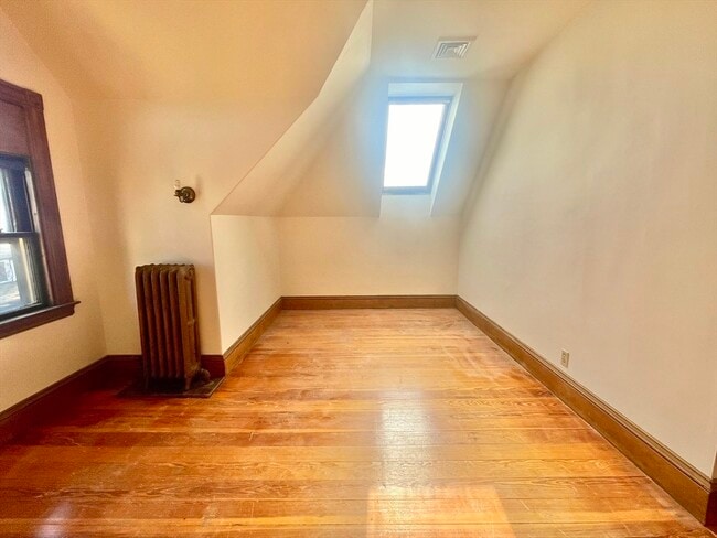 Building Photo - 11 Montague St