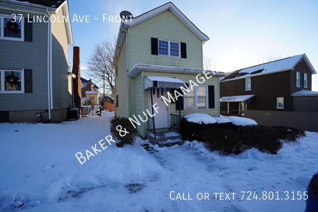 Primary Photo - Cozy 2-bedroom, 2-bathroom duplex in North...