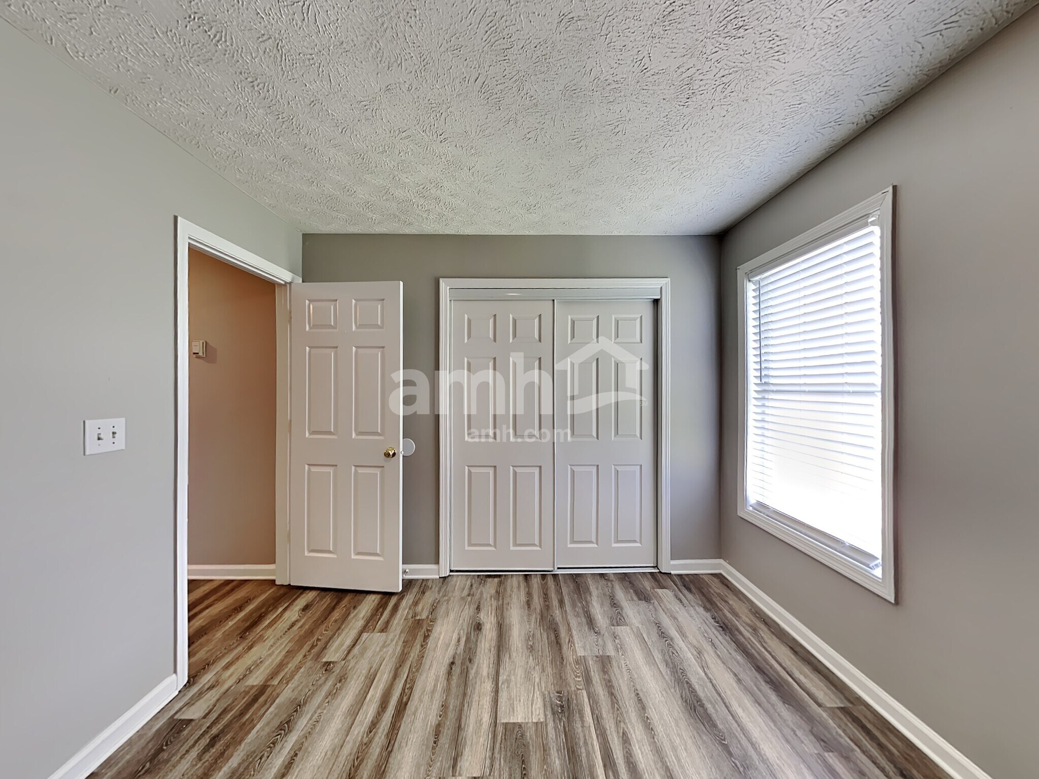 Building Photo - 2025 Graybrook Dr