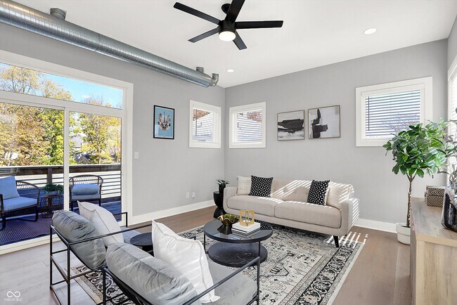 Building Photo - 816 East 21st St