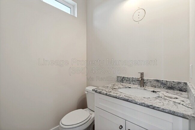 Building Photo - 707 N 1540 E