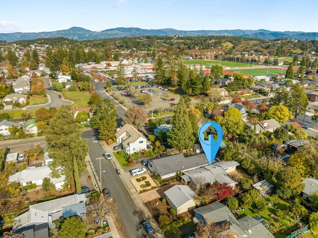 Building Photo - 824 Prince Ave