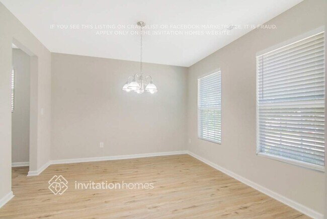 Building Photo - 914 Ujamaa Dr