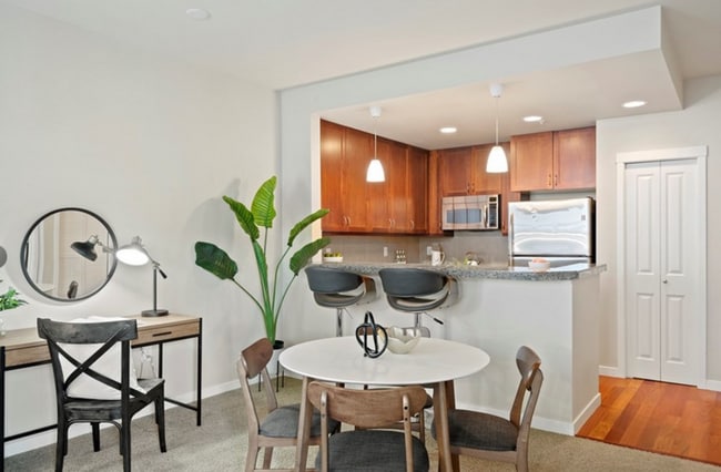 Building Photo - 16141 Cleveland St