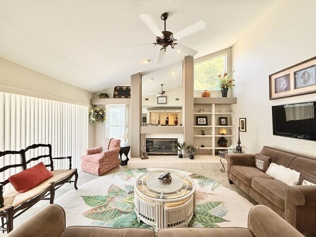 Building Photo - 8724 Ashbury Dr