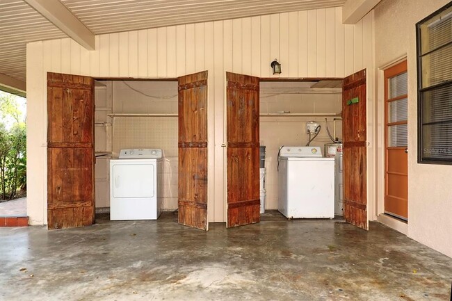 Building Photo - 882 Prim Dr