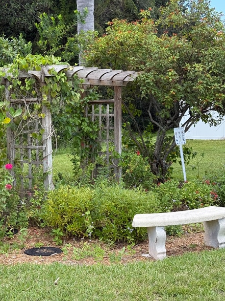 Building Photo - 9470 Green Cypress Ln