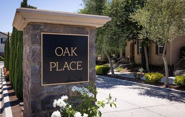 Building Photo - $4195.00 - Gorgeous and Ready for Move-In! Spacious 4 Br / 2.5 Ba in South Gilroy