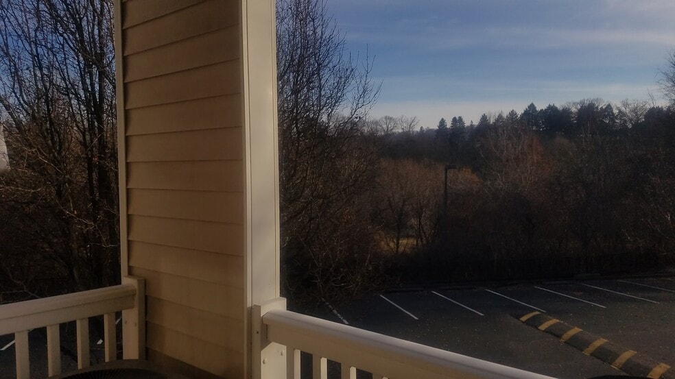 Building Photo - 290 Riverbend Dr