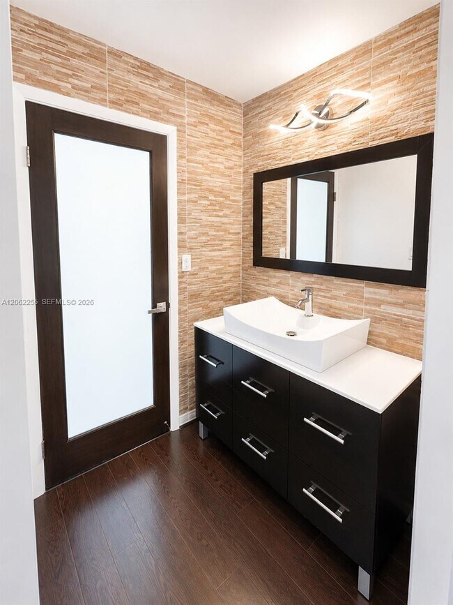 Building Photo - 9879 SW 118th Pl