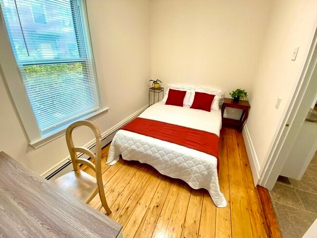 Building Photo - 18 Fisk Plz