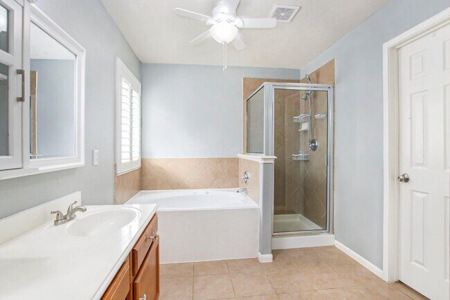 Building Photo - 22110 Field Green Dr