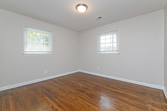 Building Photo - 812 Terrace View Dr