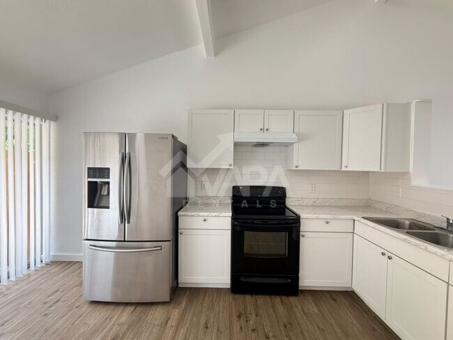 Building Photo - 7239 Glen Hill Dr