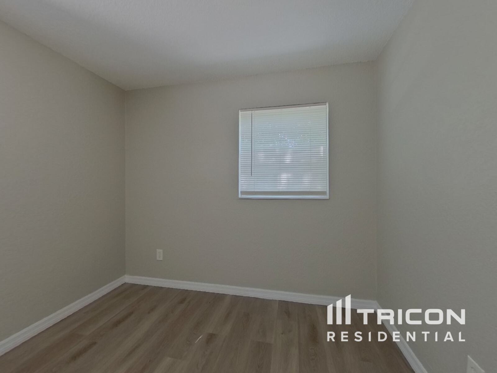 Building Photo - 10 Suncrest Dr