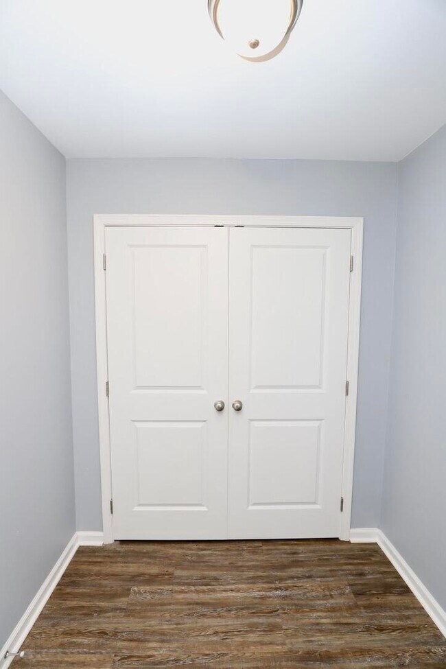 Building Photo - 5625 Tillman Nursery Rd